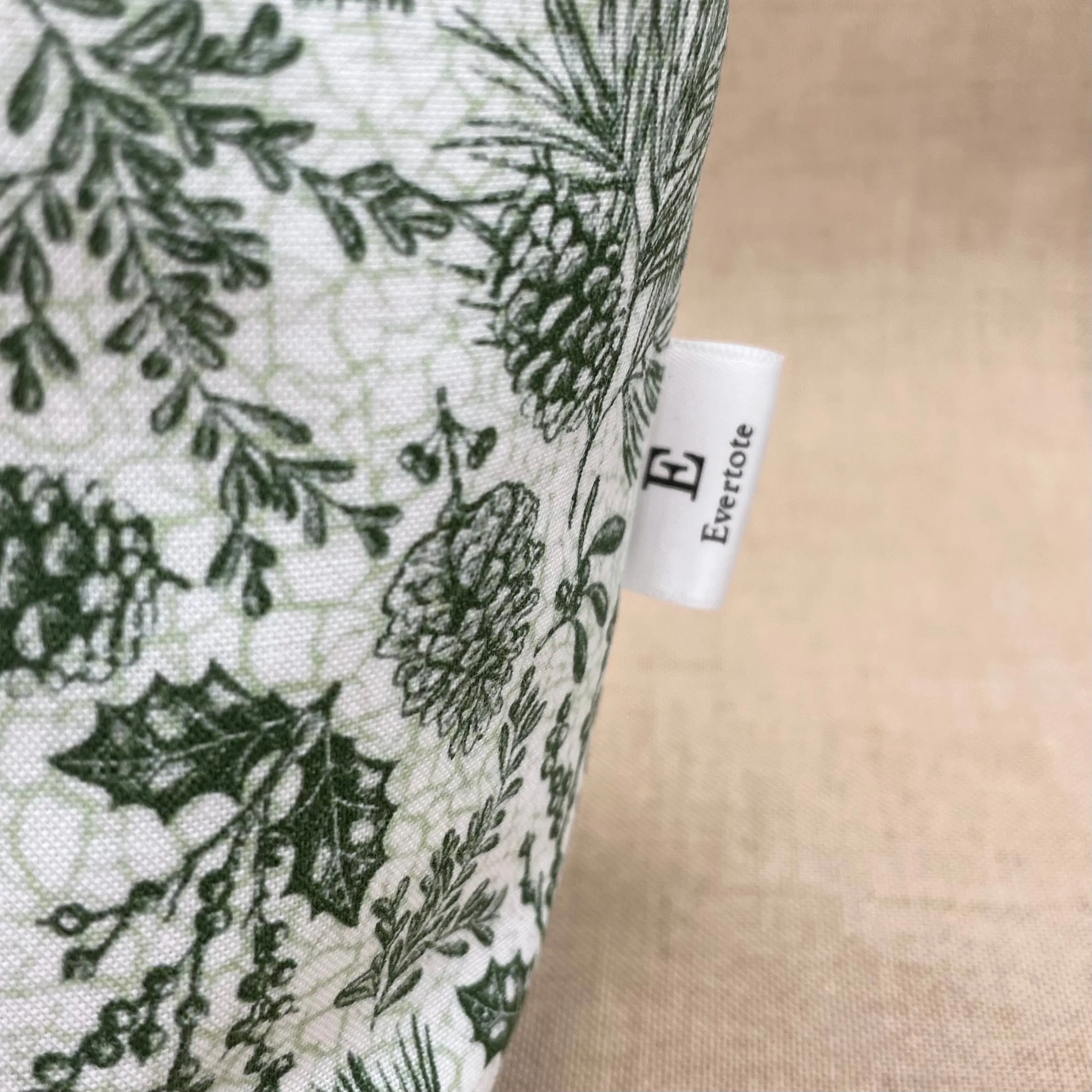 Frosty Foliage Medium Wedgetote with Coordinating Notions Pouch
