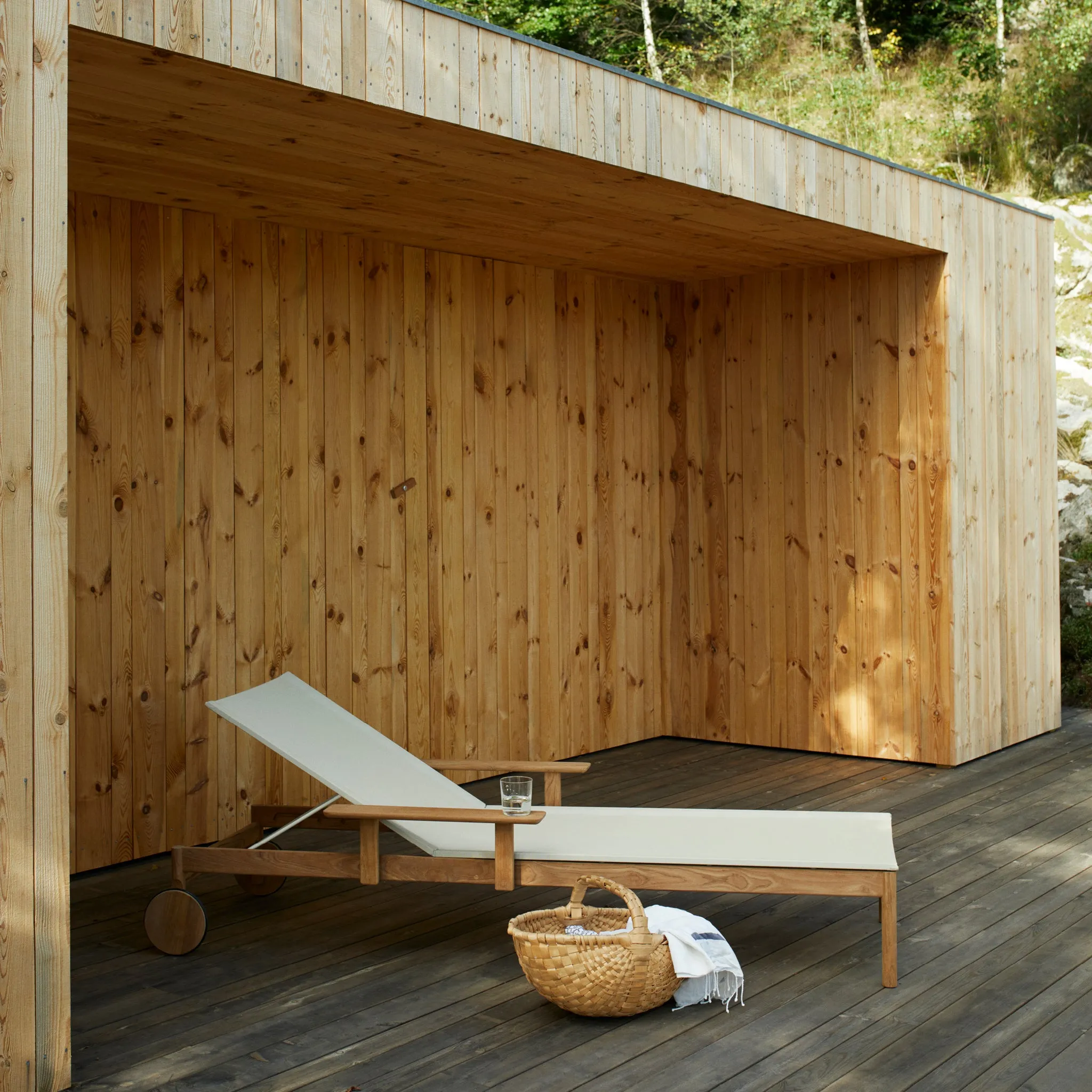 Pelagus Sunbed by Skagerak
