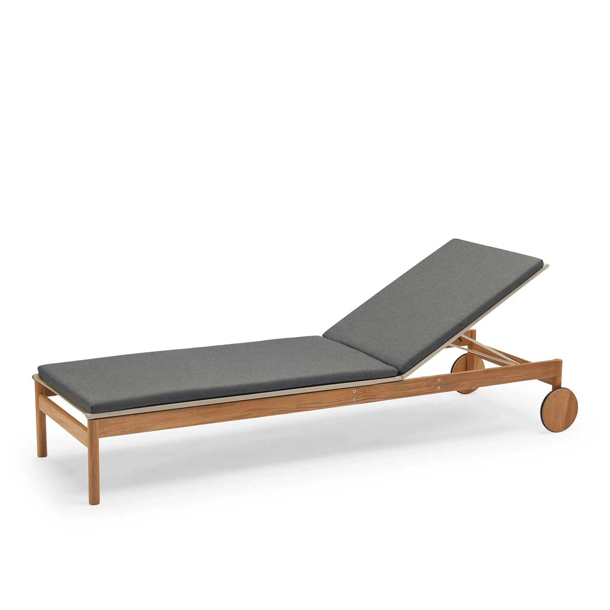 Pelagus Sunbed by Skagerak