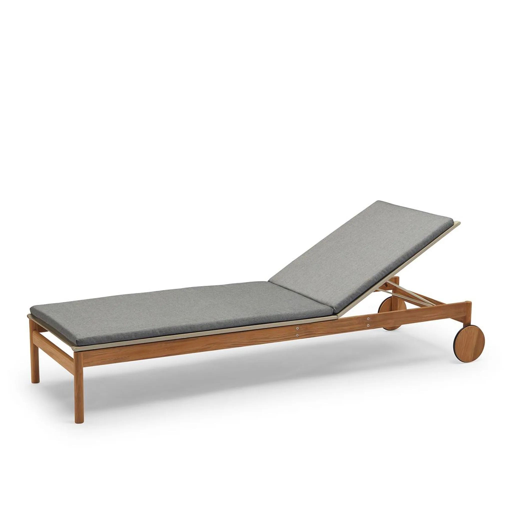 Pelagus Sunbed by Skagerak