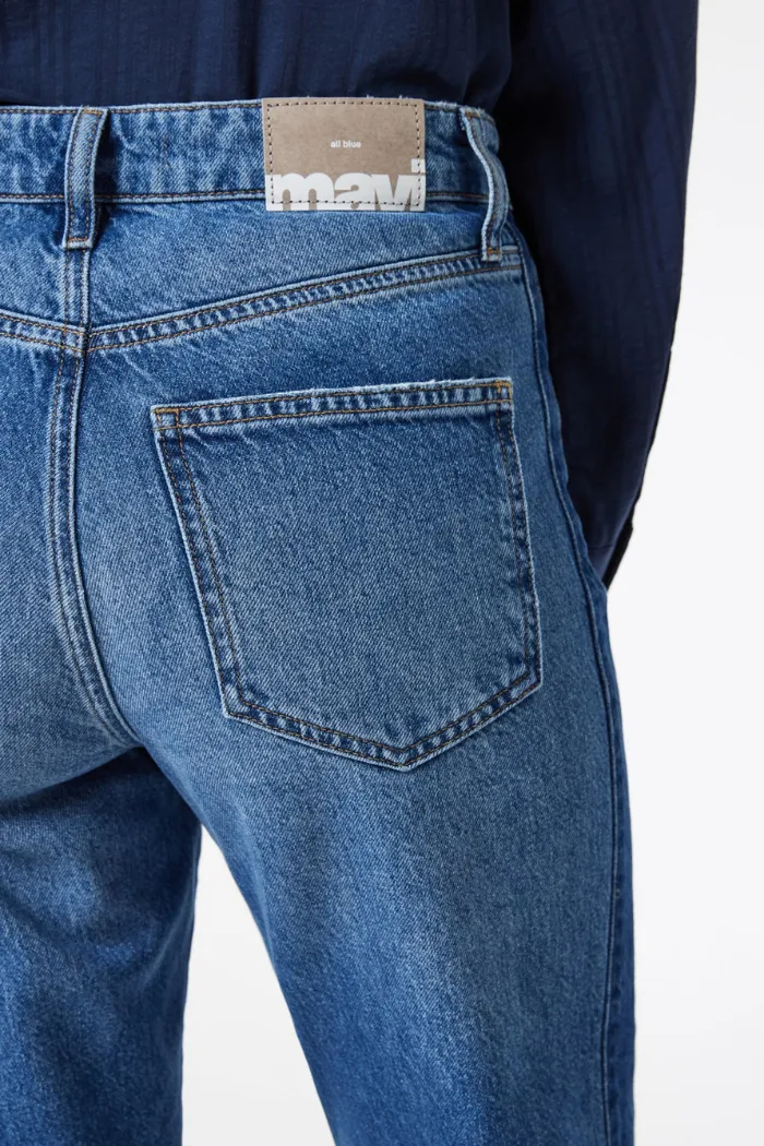 Savannah Straight Leg Jeans