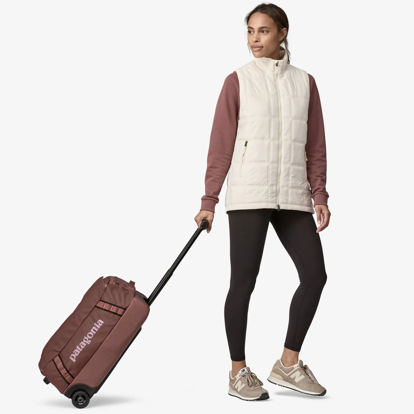 Women's Patagonia | Black Hole Wheeled Duffel Bag 40L | Dulse Mauve